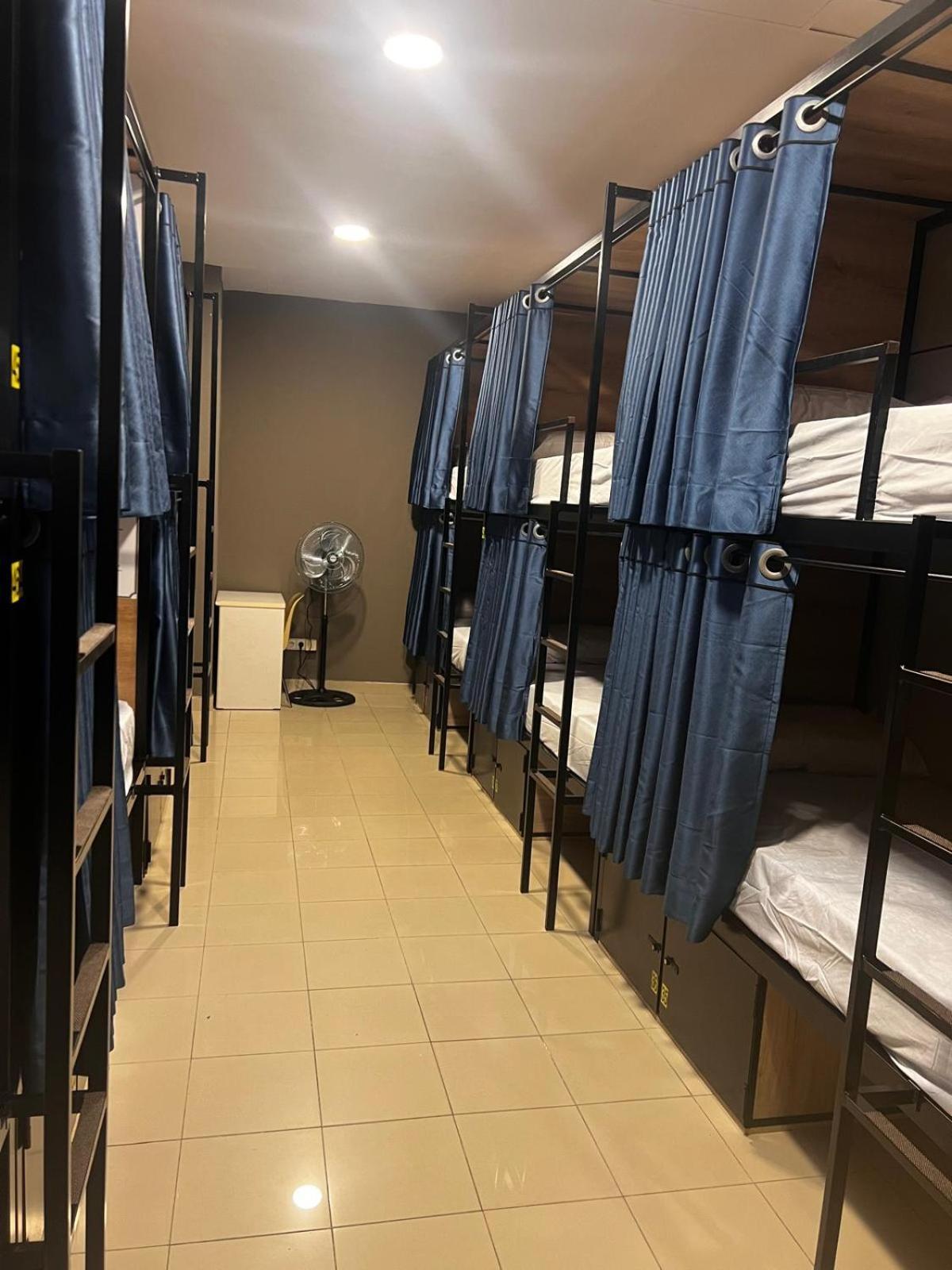 Hostel Estrella 20 مدريد المظهر الخارجي الصورة