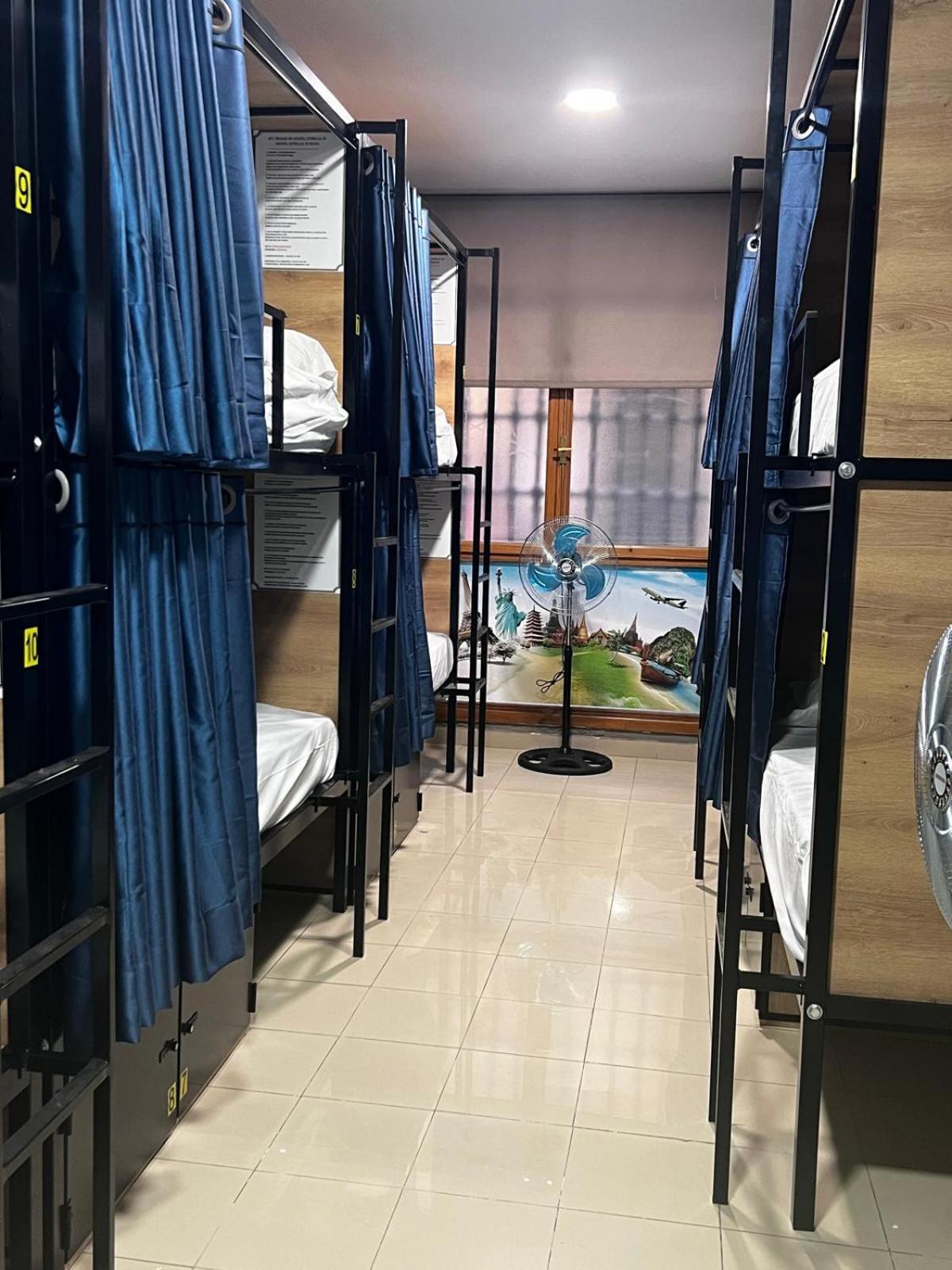 Hostel Estrella 20 مدريد المظهر الخارجي الصورة