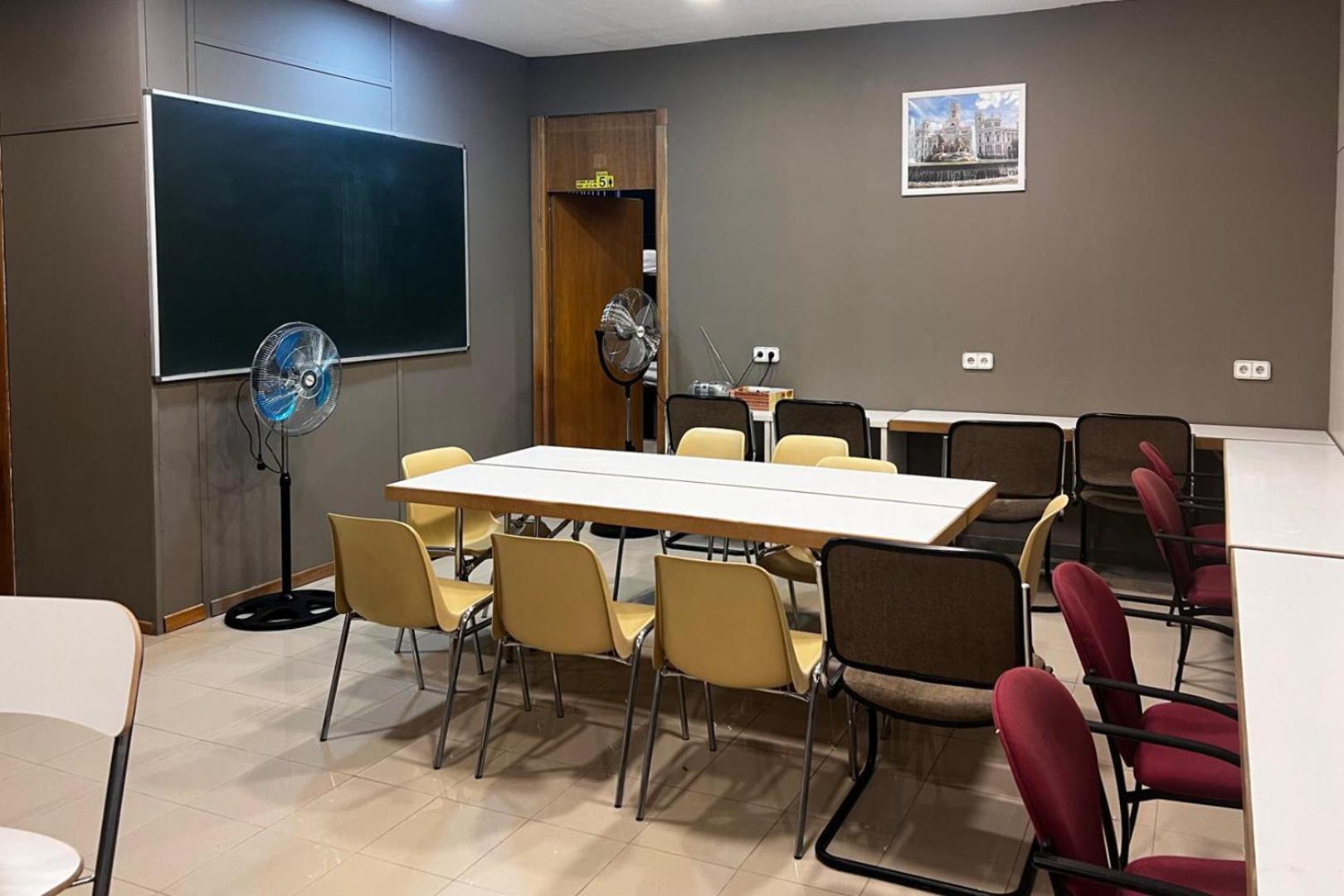 Hostel Estrella 20 مدريد المظهر الخارجي الصورة