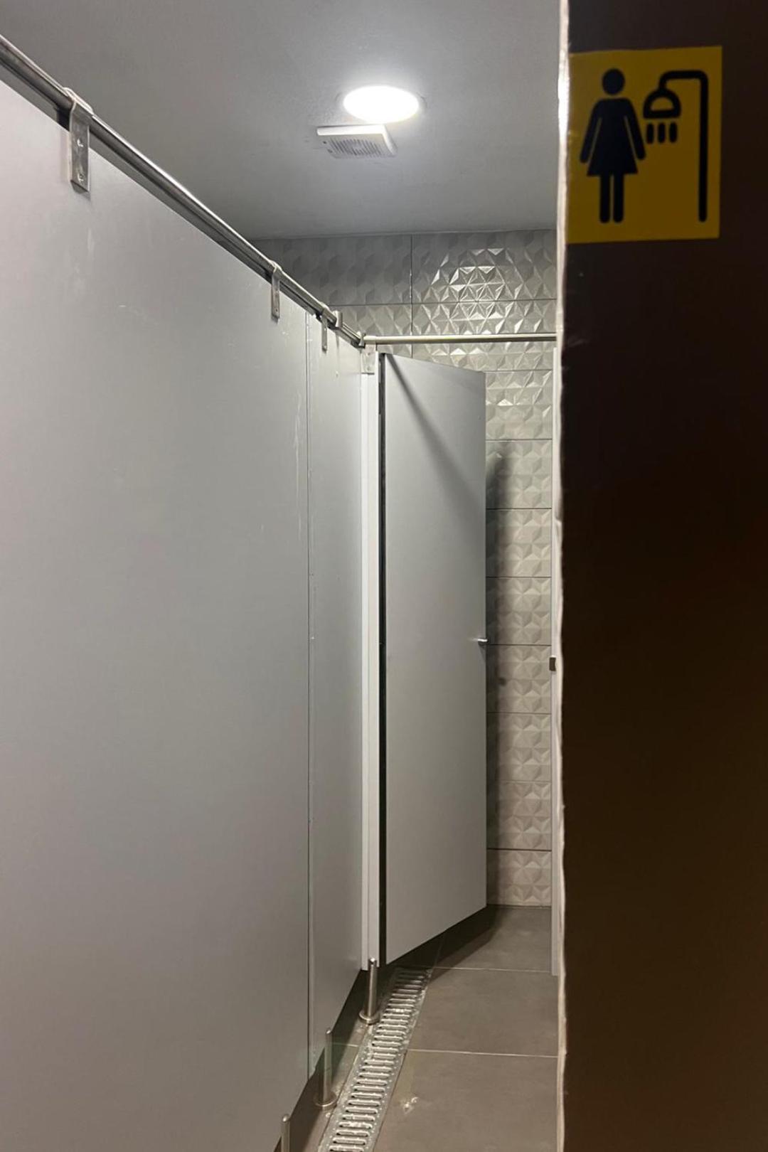 Hostel Estrella 20 مدريد المظهر الخارجي الصورة