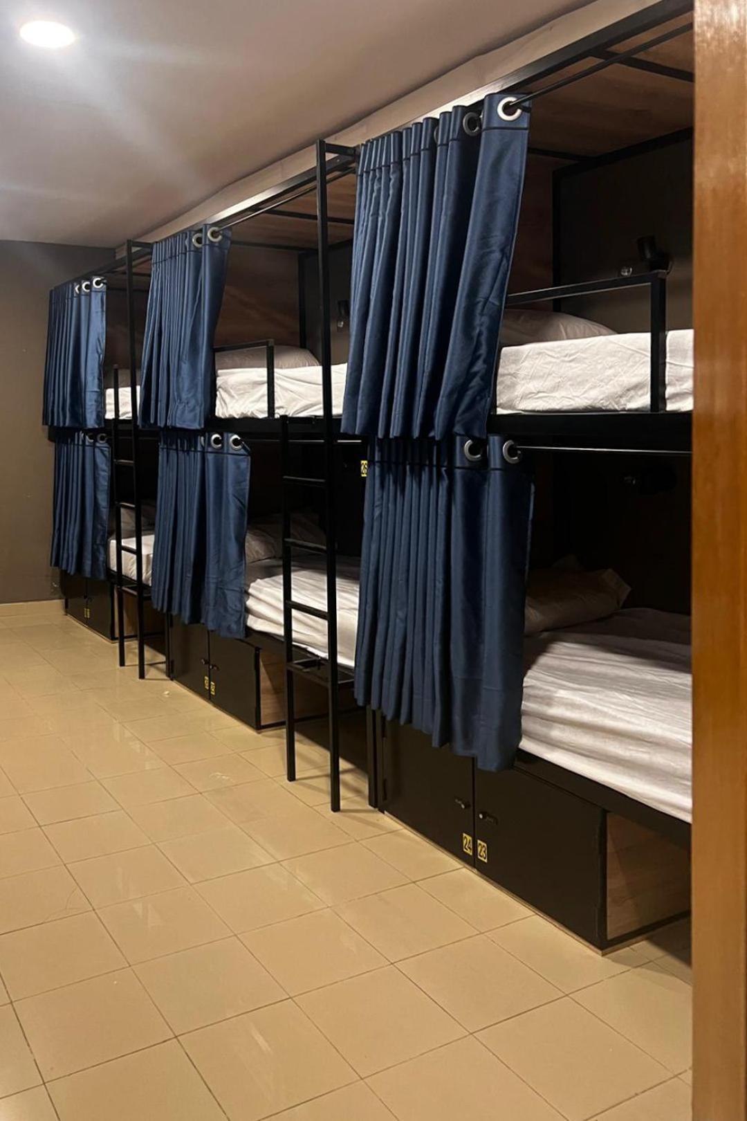 Hostel Estrella 20 مدريد المظهر الخارجي الصورة