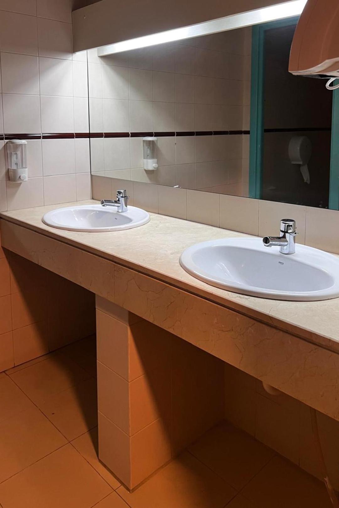 Hostel Estrella 20 مدريد المظهر الخارجي الصورة